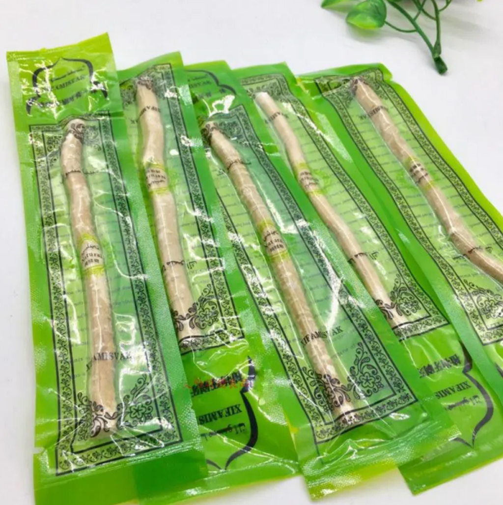 Natural Miswak Tooth Cleaning Stick — Traditional Oral Care, 15cm