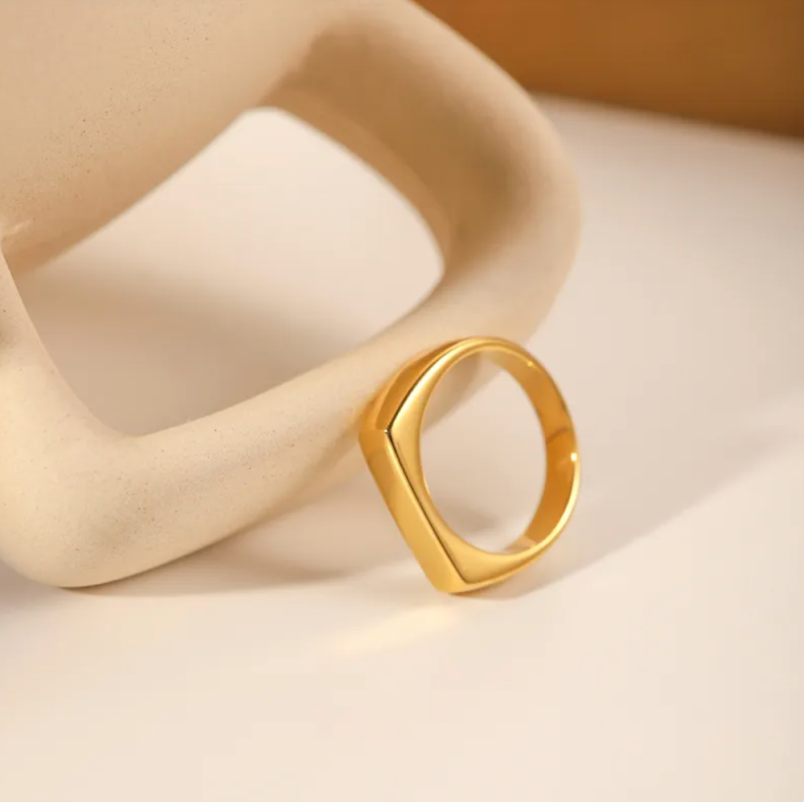 Lana Minimalist Gold Ring — Everyday Elegance